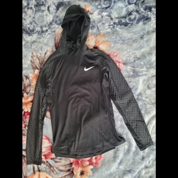 Nike long sleeved dri fit hoodie - Picture 4 of 7